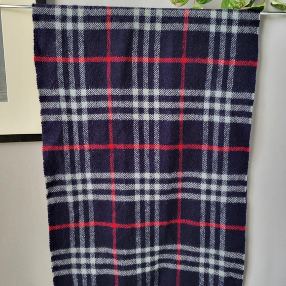 Burberrys of London Pure Cashmere Nova Check Fringe Scarf - Picture 10 of 12